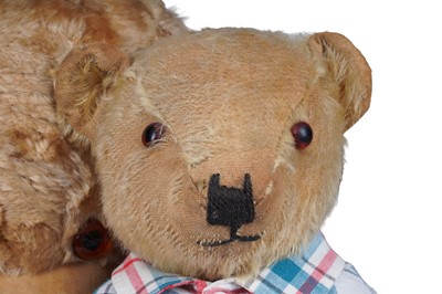 Lot 525 - Five vintage teddy bears and two miniature chairs