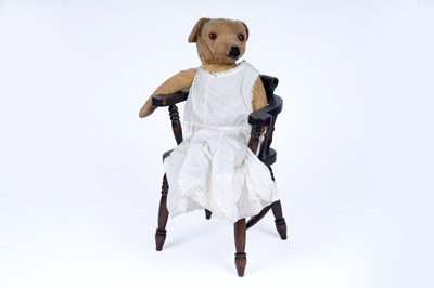 Lot 525 - Five vintage teddy bears and two miniature chairs
