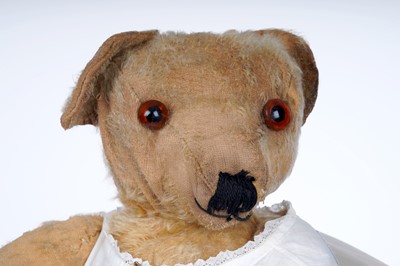 Lot 525 - Five vintage teddy bears and two miniature chairs