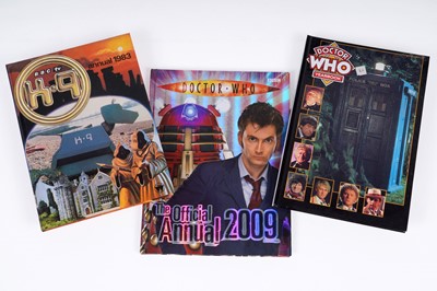 Lot 285 - A collection of Doctor Who Annuals
