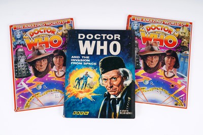 Lot 285 - A collection of Doctor Who Annuals