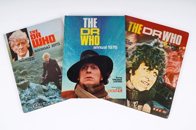 Lot 285 - A collection of Doctor Who Annuals
