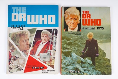 Lot 285 - A collection of Doctor Who Annuals