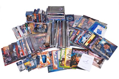 Lot 291 - A collection of Doctor Who printed material