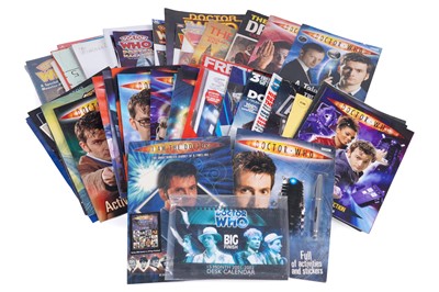 Lot 291 - A collection of Doctor Who printed material