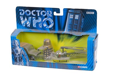 Lot 229 - A collection of Doctor Who figures and models