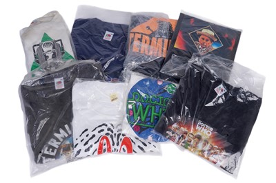 Lot 258 - A collection of Dr Who clothing