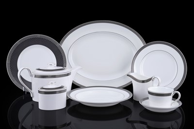 Lot 278 - A Wedgwood ‘Metropolis’ pattern dinner and tea service