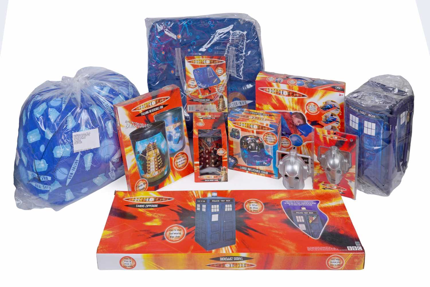 Lot 259 - A collection of Doctor Who homeware and furniture