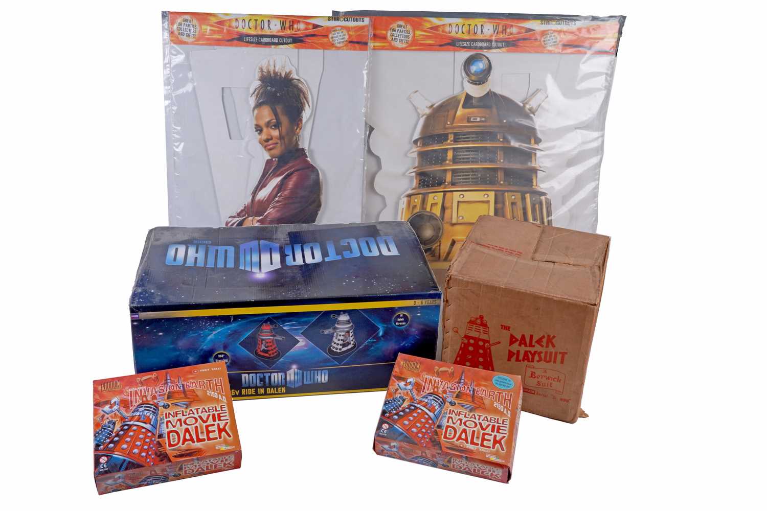 Lot 240 - A collection of Doctor Who Dalek toys and collectables