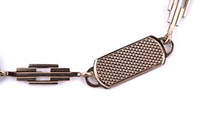 Lot 62 - A 20th Century Art Deco 9ct gold bracelet