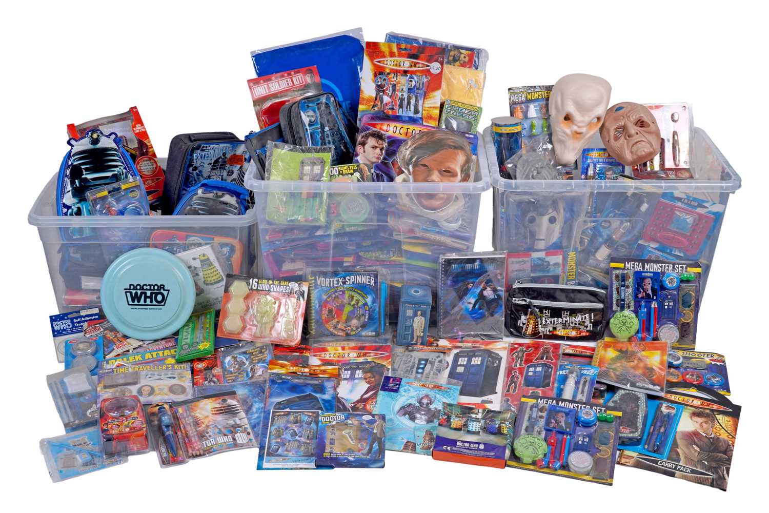 Lot 219 - A large collection of Doctor Who items
