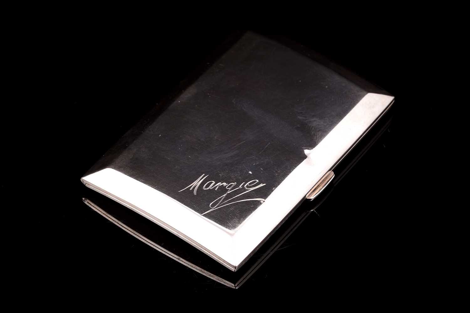 Lot 266 - An Edwardian lady's 9ct gold cigarette case | Chester 1909