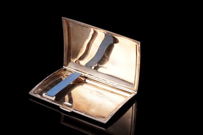 Lot 266 - An Edwardian lady's 9ct gold cigarette case | Chester 1909