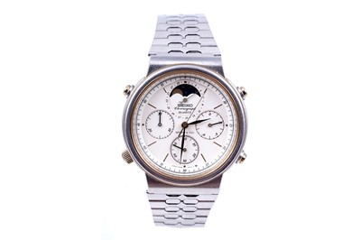 Lot 305 - Seiko Sports 100: a steel cased quartz chronograph