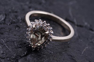 Lot 217 - A contemporary csarite and diamond ring