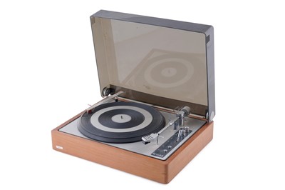 Lot 581 - A Lenco GL 85 turntable