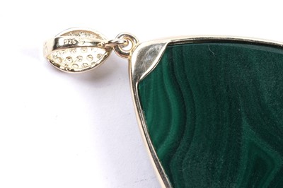 Lot 55 - Contemporary gold necklaces and a Gemporia malachite pendant