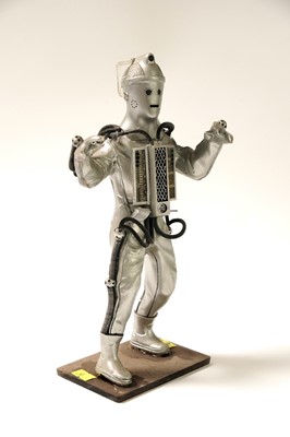 Lot 250 - A Tomb of the Cybermen statuette