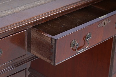 Lot 11 - A Georgian-style mahogany pedestal desk