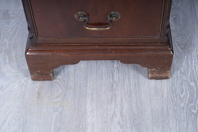 Lot 11 - A Georgian-style mahogany pedestal desk