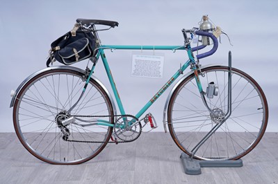 Lot 595 - A 1951 ‘Curley’ Hetchins ‘Nulli Secundus’ touring bike; and period accessories