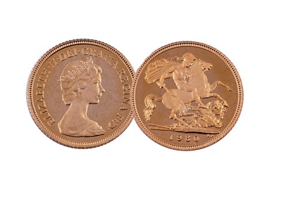 Lot 156 - Royal Mint Queen Elizabeth II gold proof half-sovereign