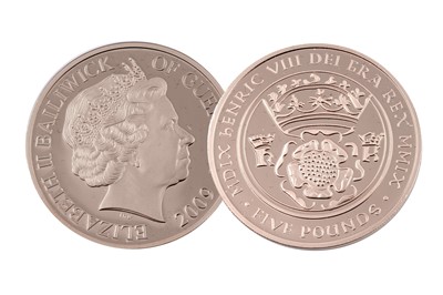 Lot 50 - Westminster Elizabeth II 22ct gold Henry VIII 500th Anniversary ‘Double Rose’ Gold Five-Pound Crown