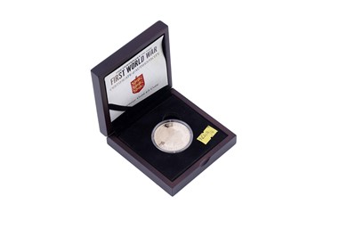 Lot 54 - Elizabeth II 22ct gold The Centenary of the First World War Five-Pound Coin