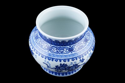 Lot 317 - A Ming-style jar