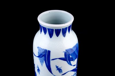 Lot 324 - A Chinese transitional-style vase