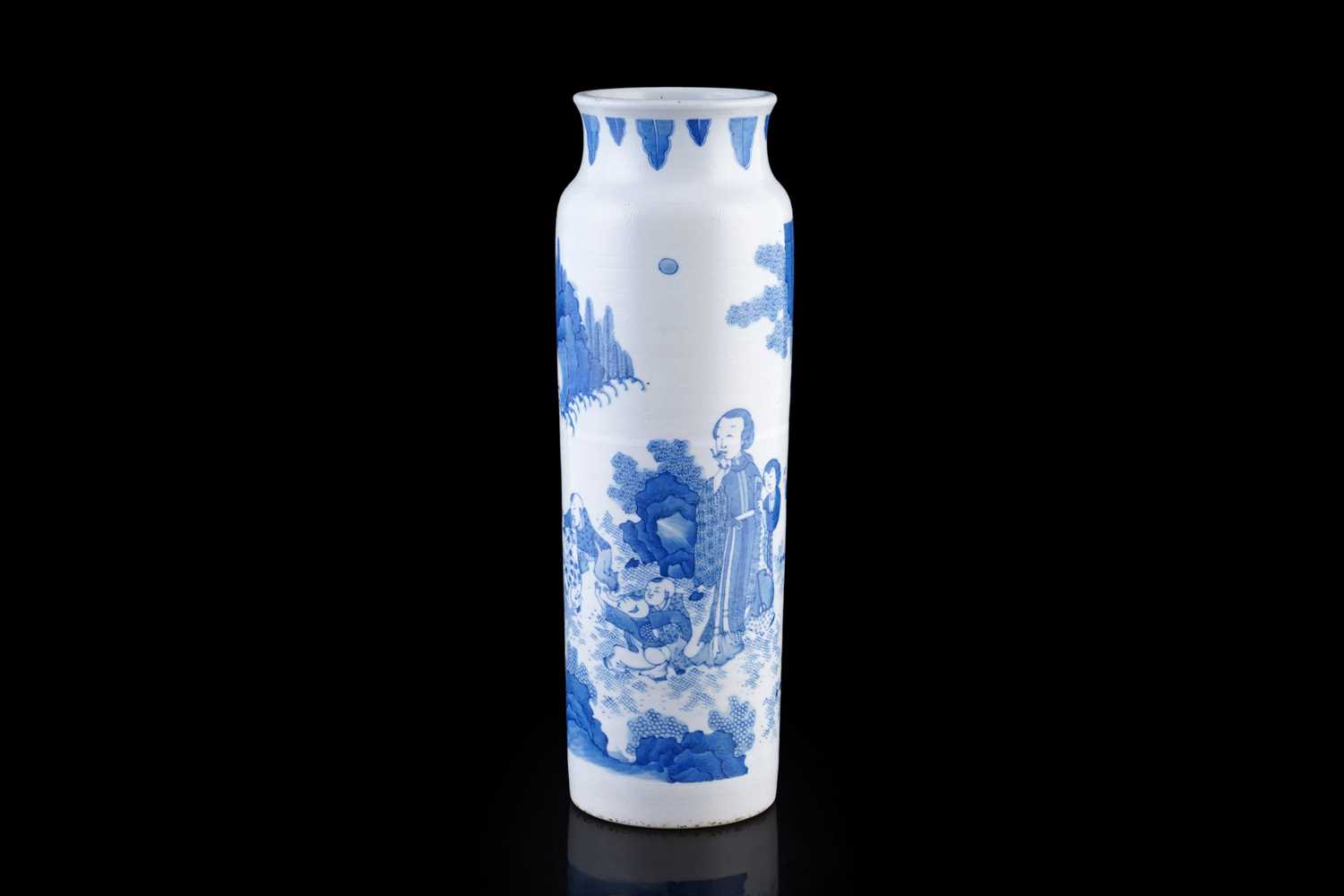 Lot 325 - A Chinese blue and white sleeve vase