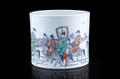 Lot 327 - A Doucai brush pot