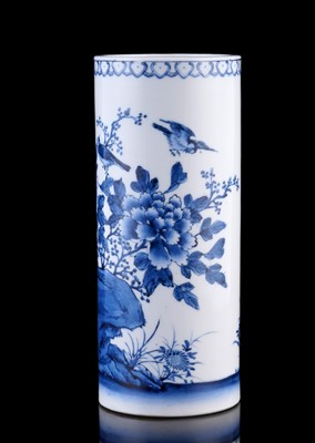 Lot 334 - A Chinese blue and white sleeve vase
