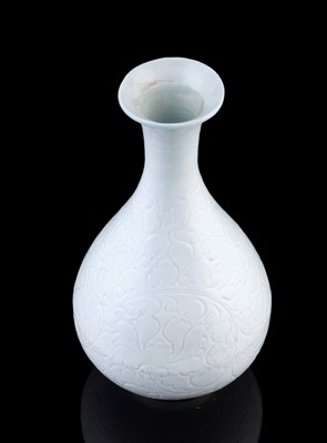 Lot 335 - A Chinese Yuan-style vase