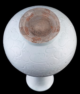 Lot 335 - A Chinese Yuan-style vase