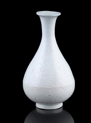 Lot 335 - A Chinese Yuan-style vase