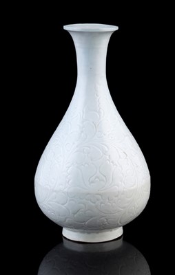 Lot 335 - A Chinese Yuan-style vase