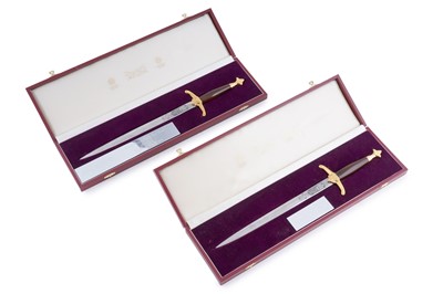 Lot 496 - A pair of Wilkinson Sword presentation knives