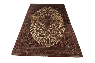 Lot 540 - A hand-knotted Persian Sarough carpet