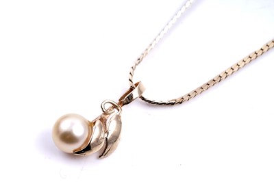 Lot 246 - A modern cultured pearl pendant on chain