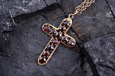 Lot 247 - A garnet cruciform pendant necklace