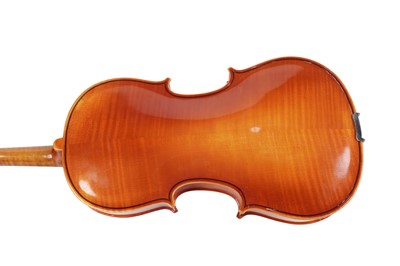 Lot 52 - A Roderich Paesold viola and bow