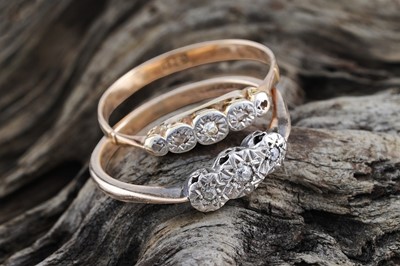 Lot 187 - Two early 20th Century diamond rings