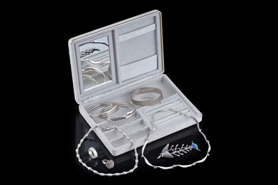 Lot 188 - A collection of 20th Century Modern silver jewellery