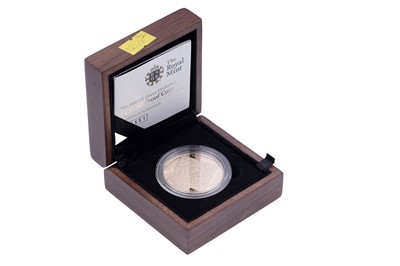 Lot 73 - Royal Mint Queen Elizabeth II 22ct gold Queen Elizabeth I Five-Pound Gold Proof Coin