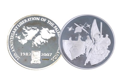 Lot 98 - Westminster Elizabeth II silver 25th Anniversary of the Liberation of the Falkland Islands Medallion