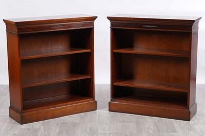 Lot 34 - Bradley: a pair of reproduction Georgian style mahogany open bookcases
