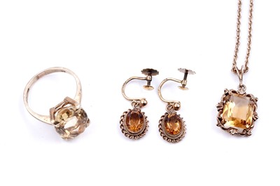 Lot 267 - Edwardian style citrine jewellery