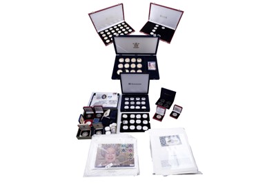 Lot 149 - A selection of commemorative crowns and other coins